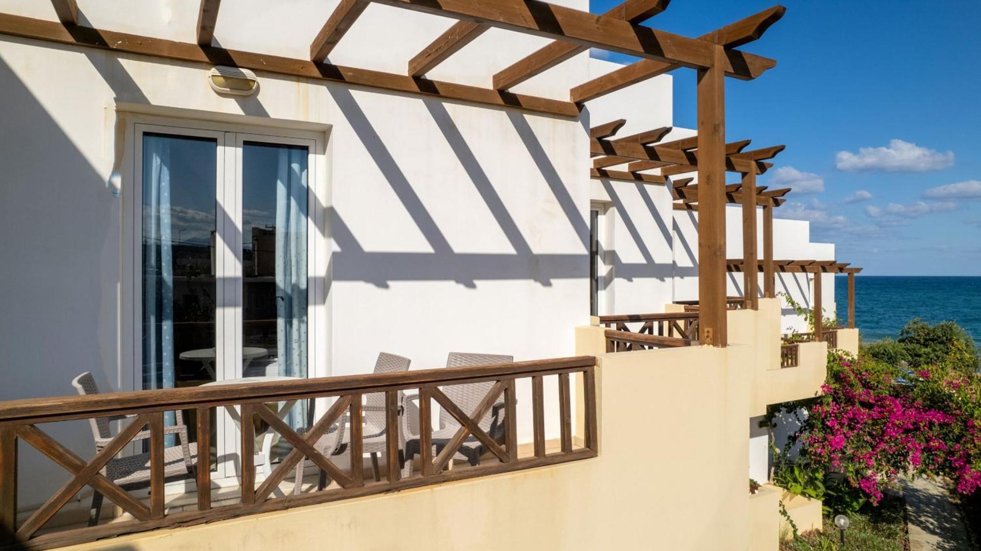 Dedalos Beach Hotel Sfáka Exterior foto